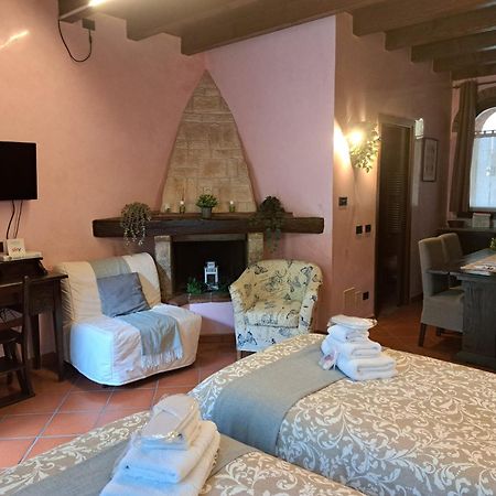 Monolocale Elvira Abbadesse Guest House Milánó Kültér fotó
