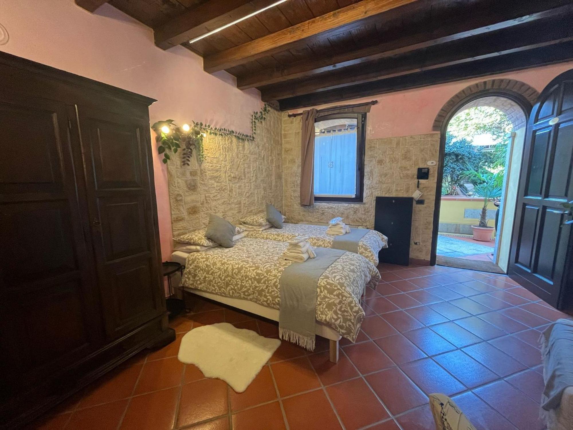 Monolocale Elvira Abbadesse Guest House Milánó Kültér fotó