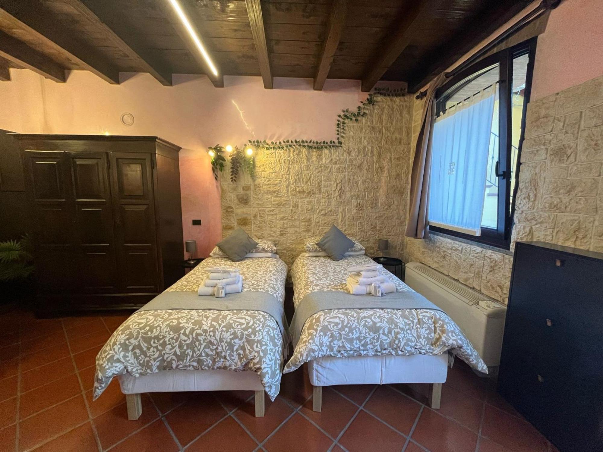 Monolocale Elvira Abbadesse Guest House Milánó Kültér fotó